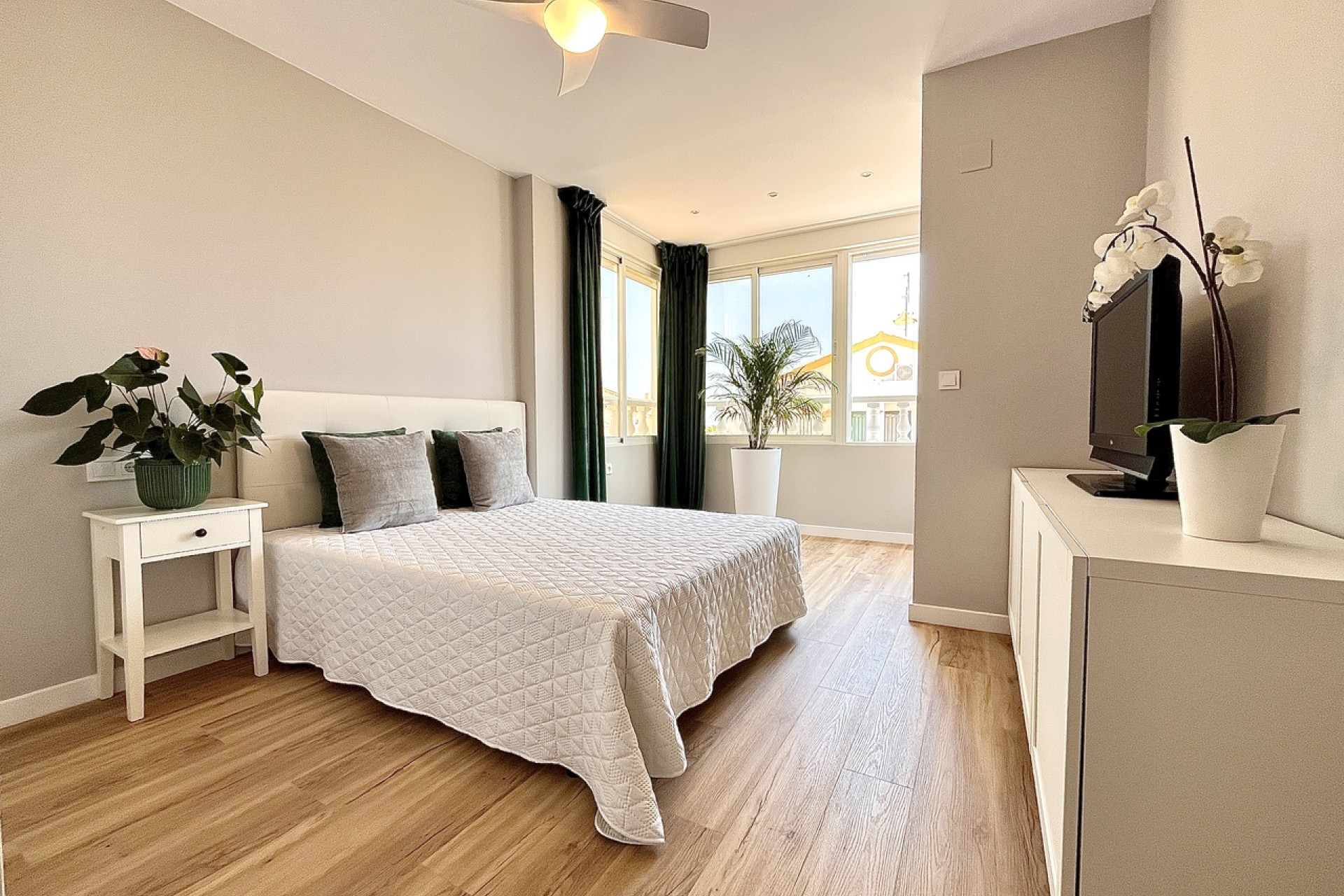 Resale - Townhouse -
Torrevieja - Costa Blanca