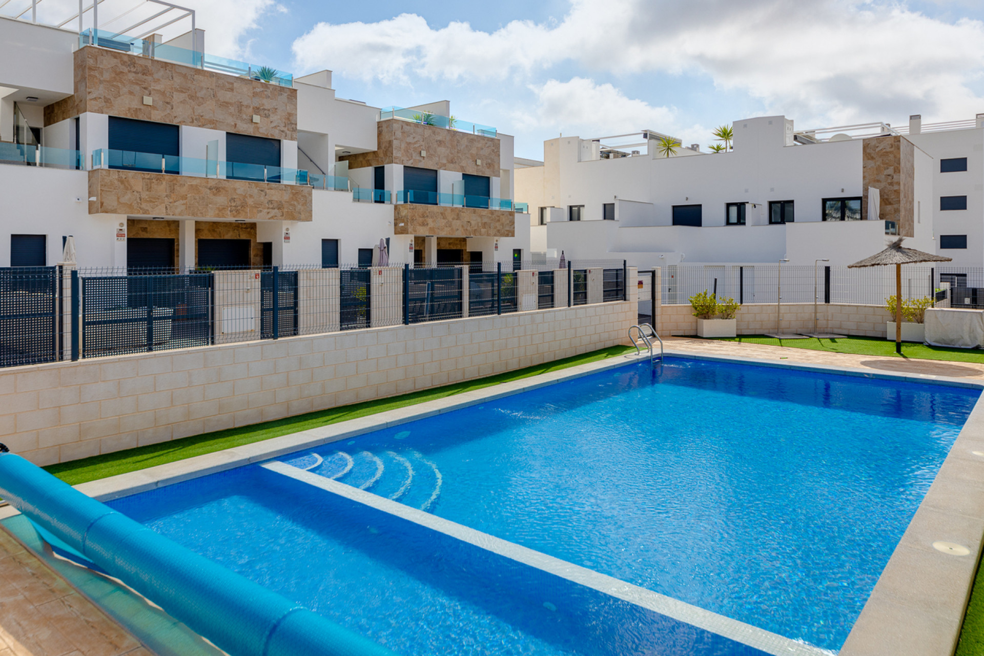Resale - Townhouse -
Villamartín - Costa Blanca