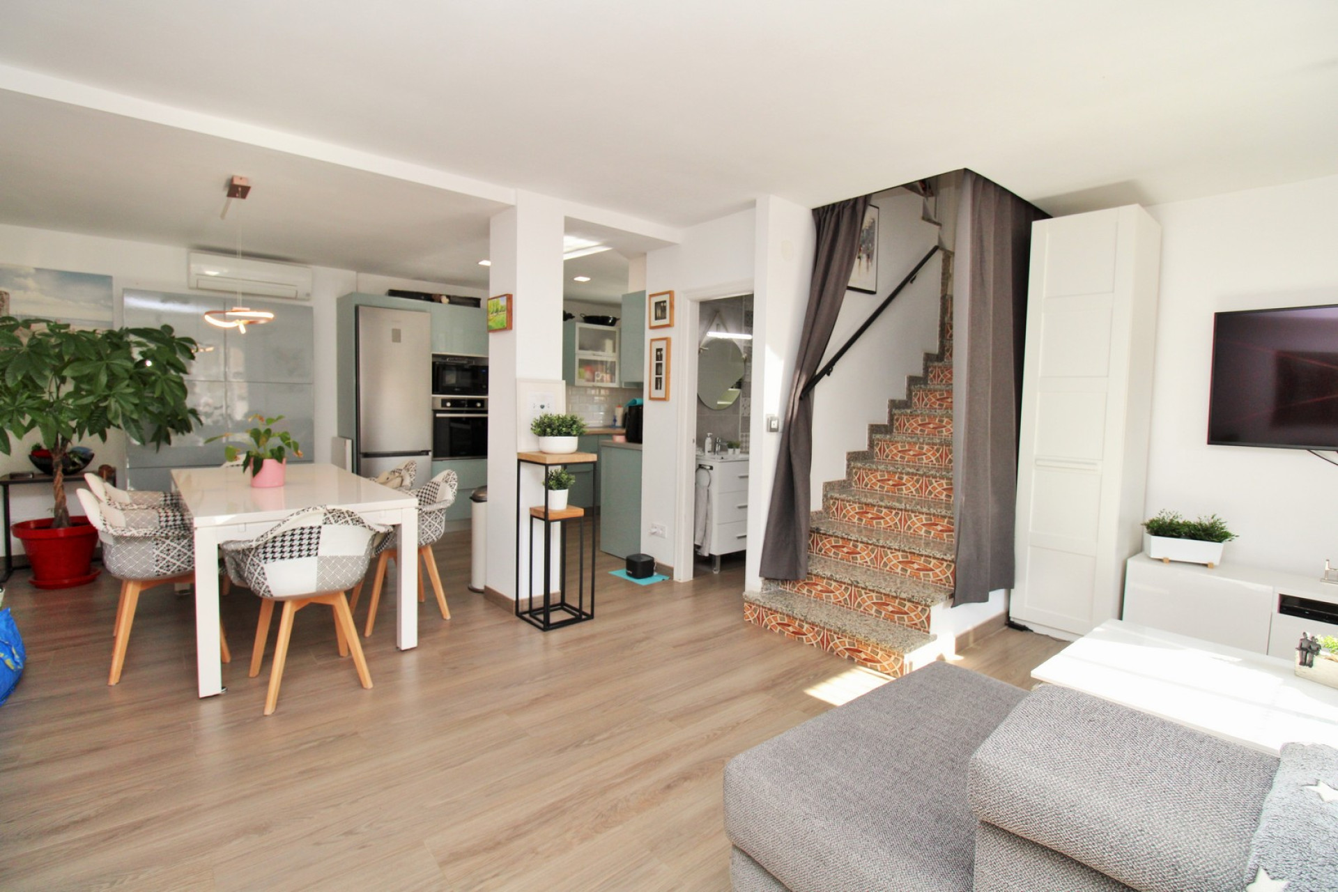 Resale - Townhouse -
Villamartín