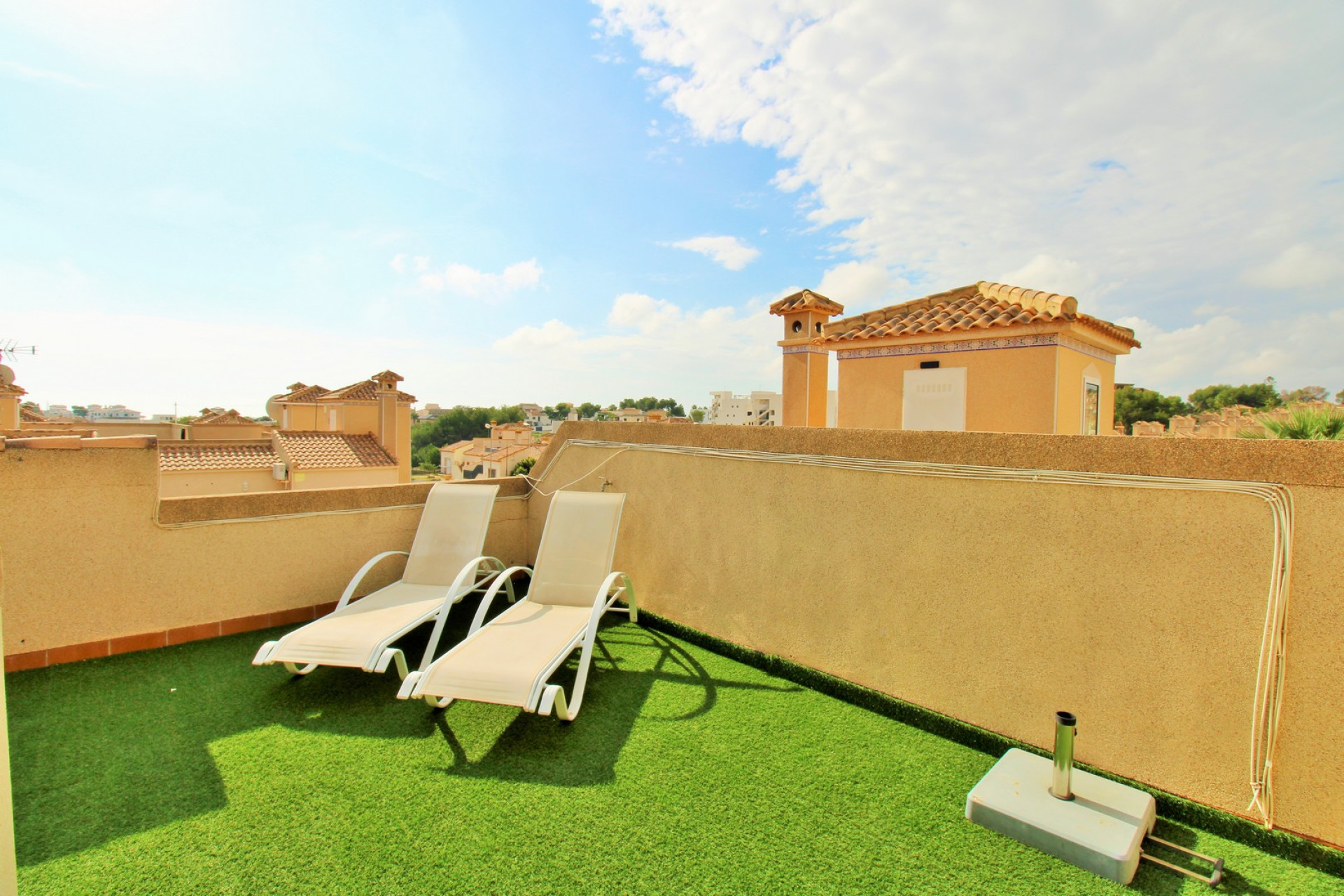Resale - Townhouse -
Villamartín