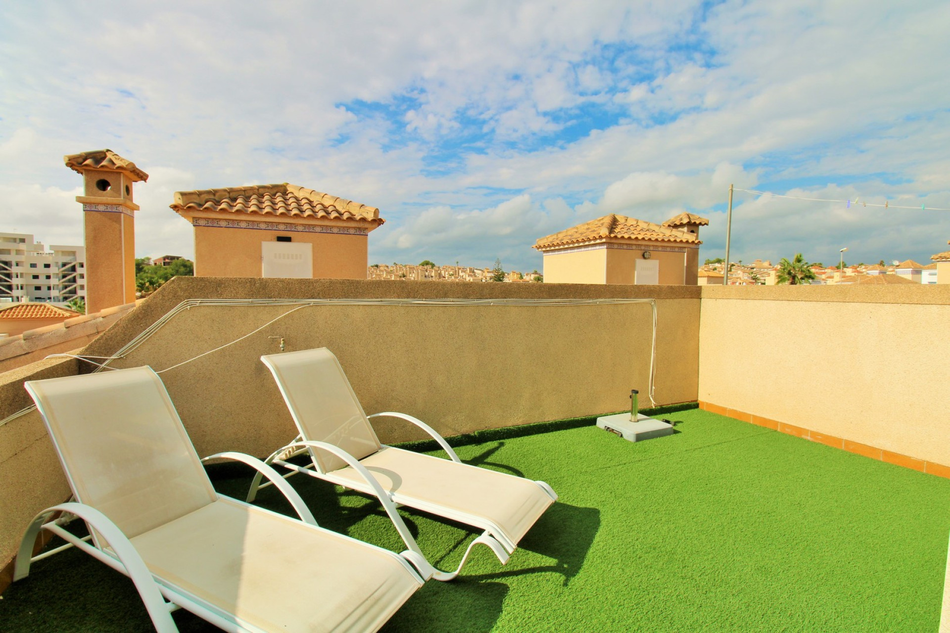 Resale - Townhouse -
Villamartín