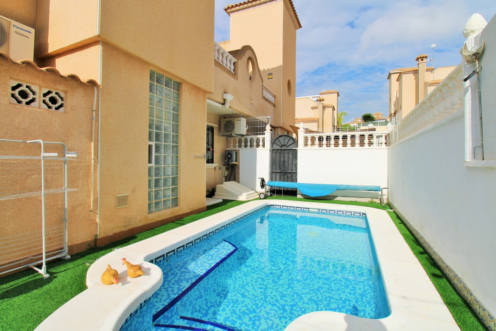 Resale - Townhouse -
Villamartín