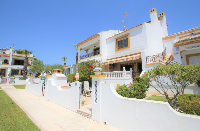 Resale - Townhouse -
Villamartín