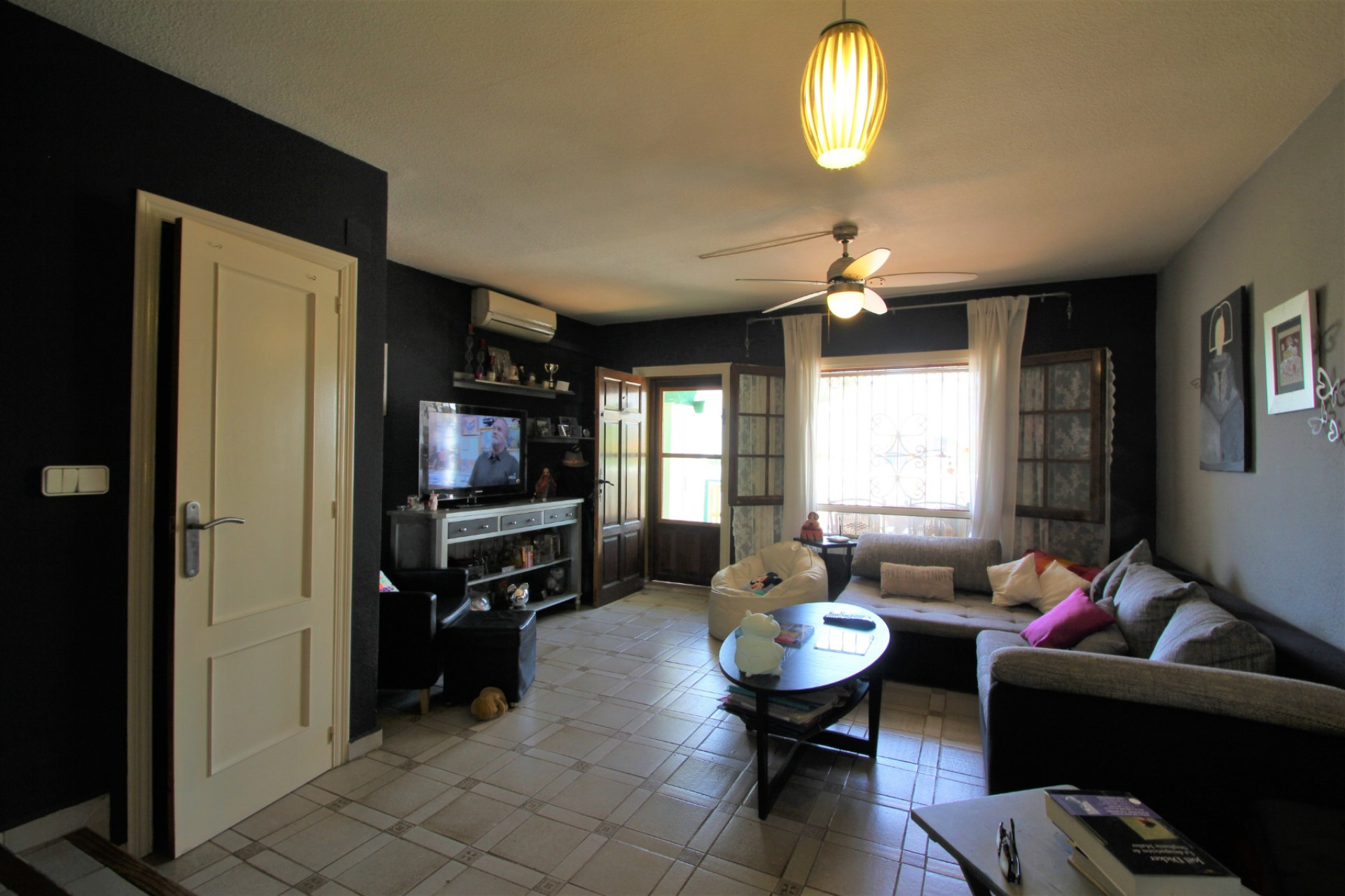 Resale - Townhouse -
Villamartín