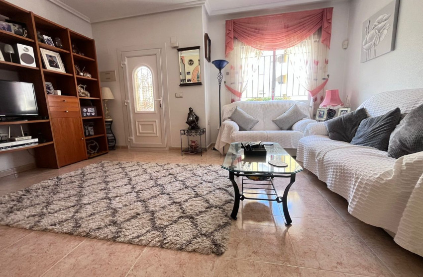 Resale - Townhouse -
Villamartín