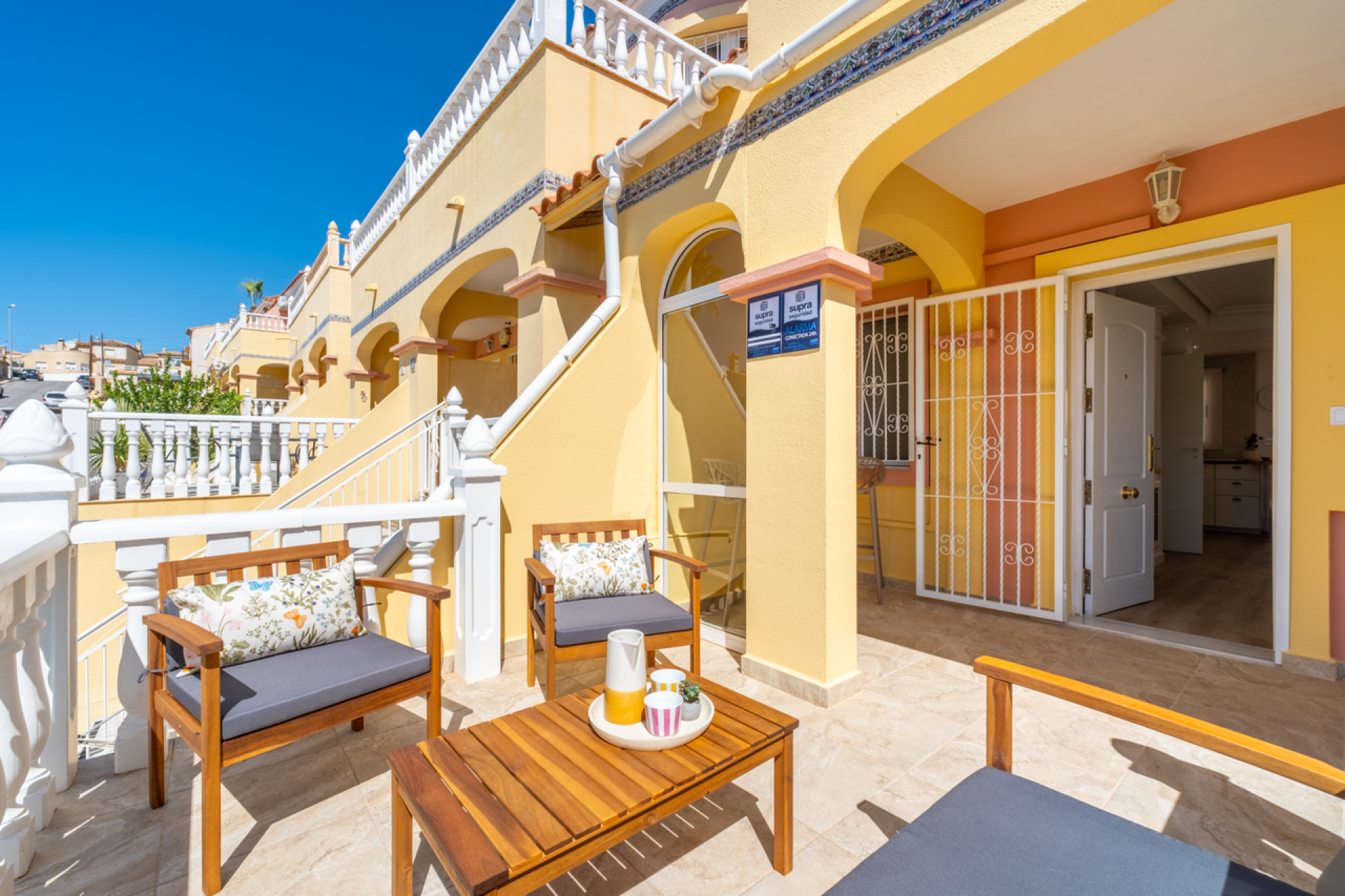 Resale - Townhouse -
Villamartín