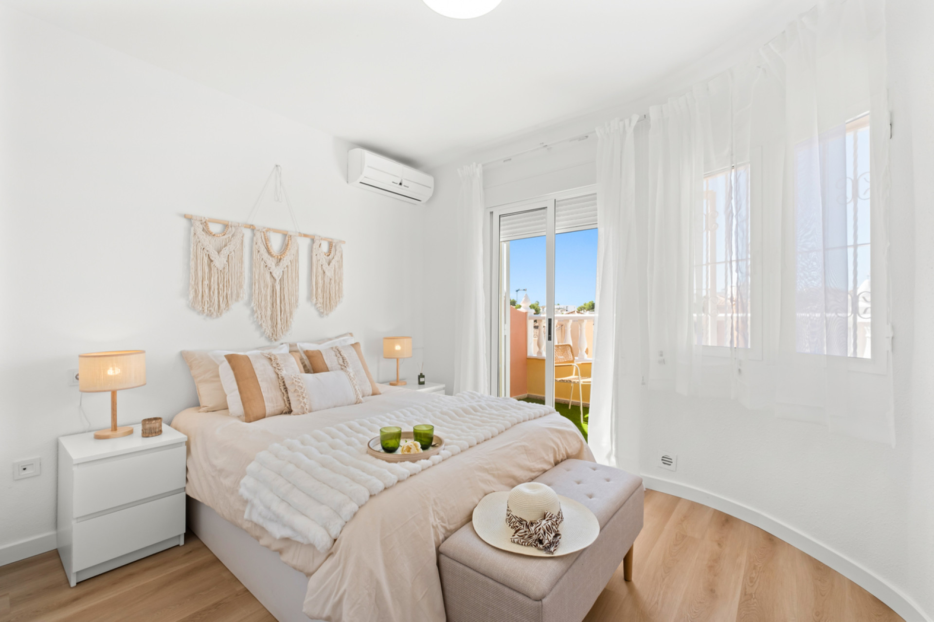 Resale - Townhouse -
Villamartín