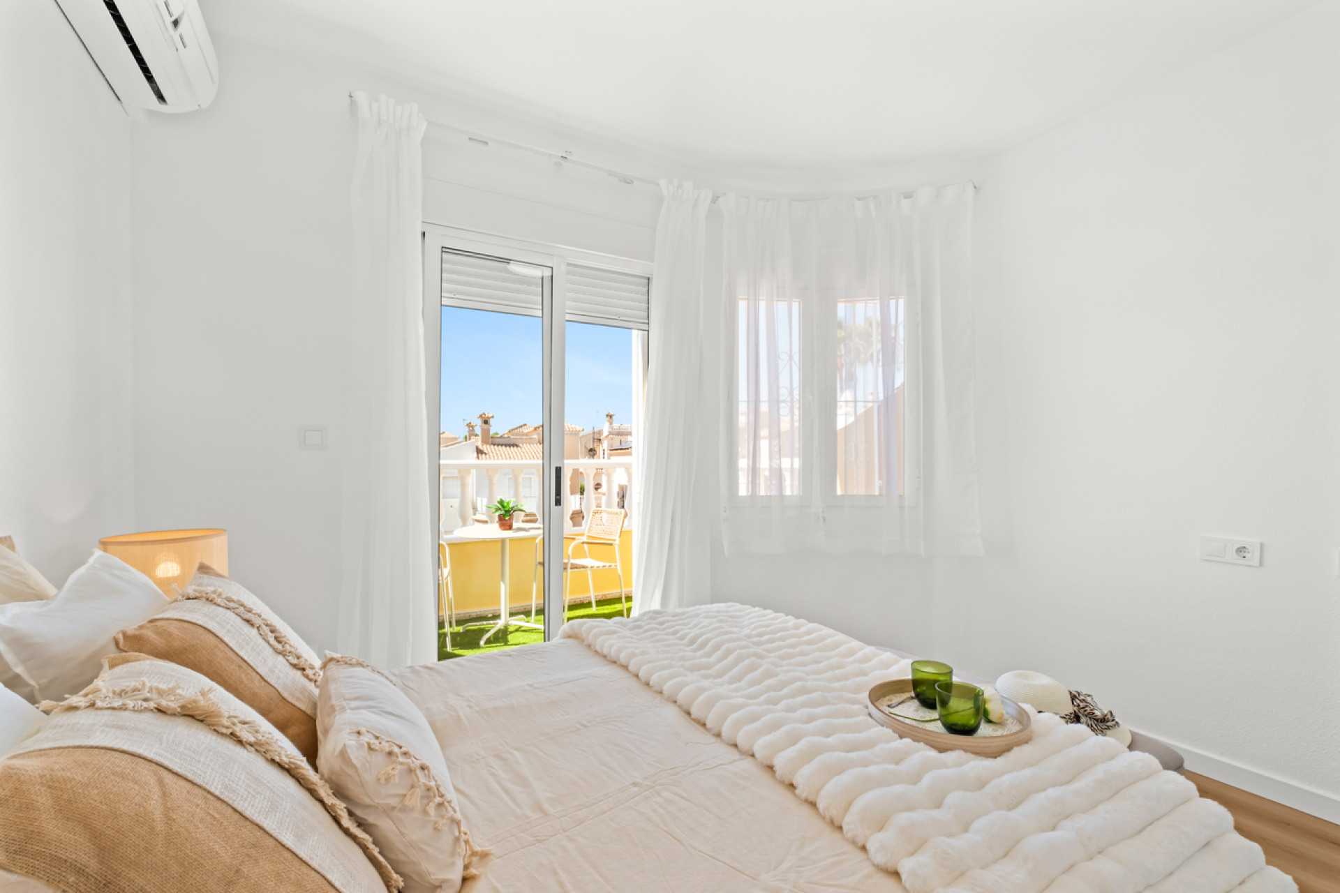 Resale - Townhouse -
Villamartín