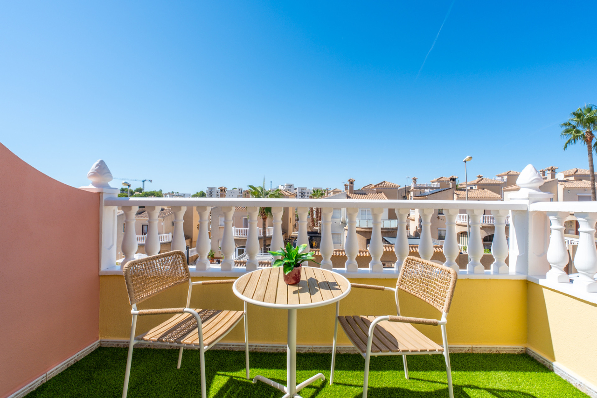Resale - Townhouse -
Villamartín