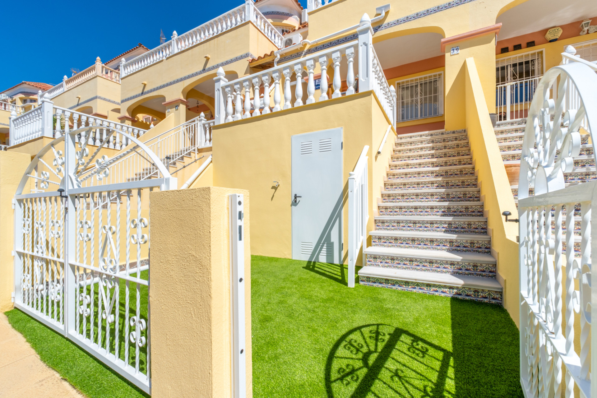 Resale - Townhouse -
Villamartín