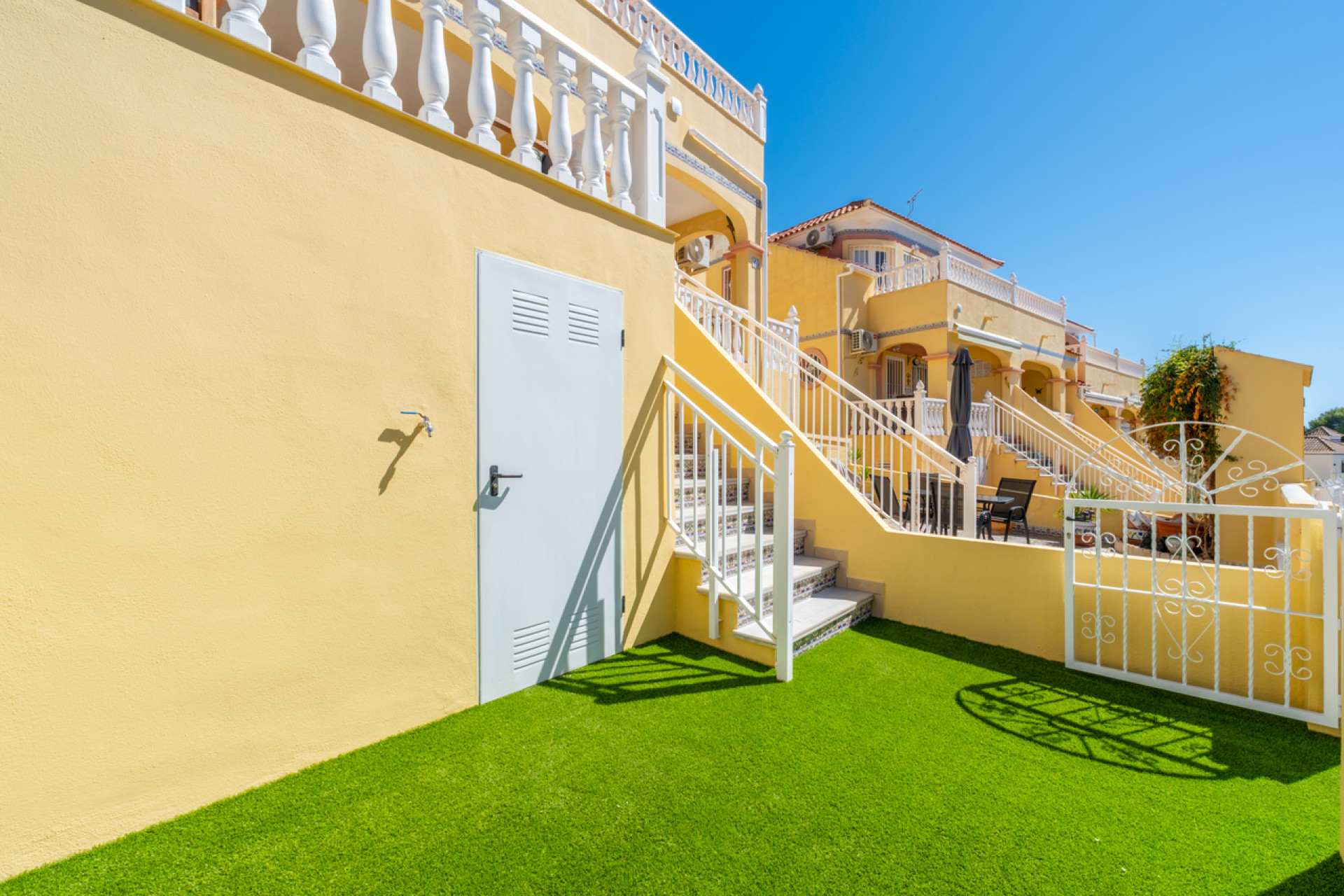 Resale - Townhouse -
Villamartín