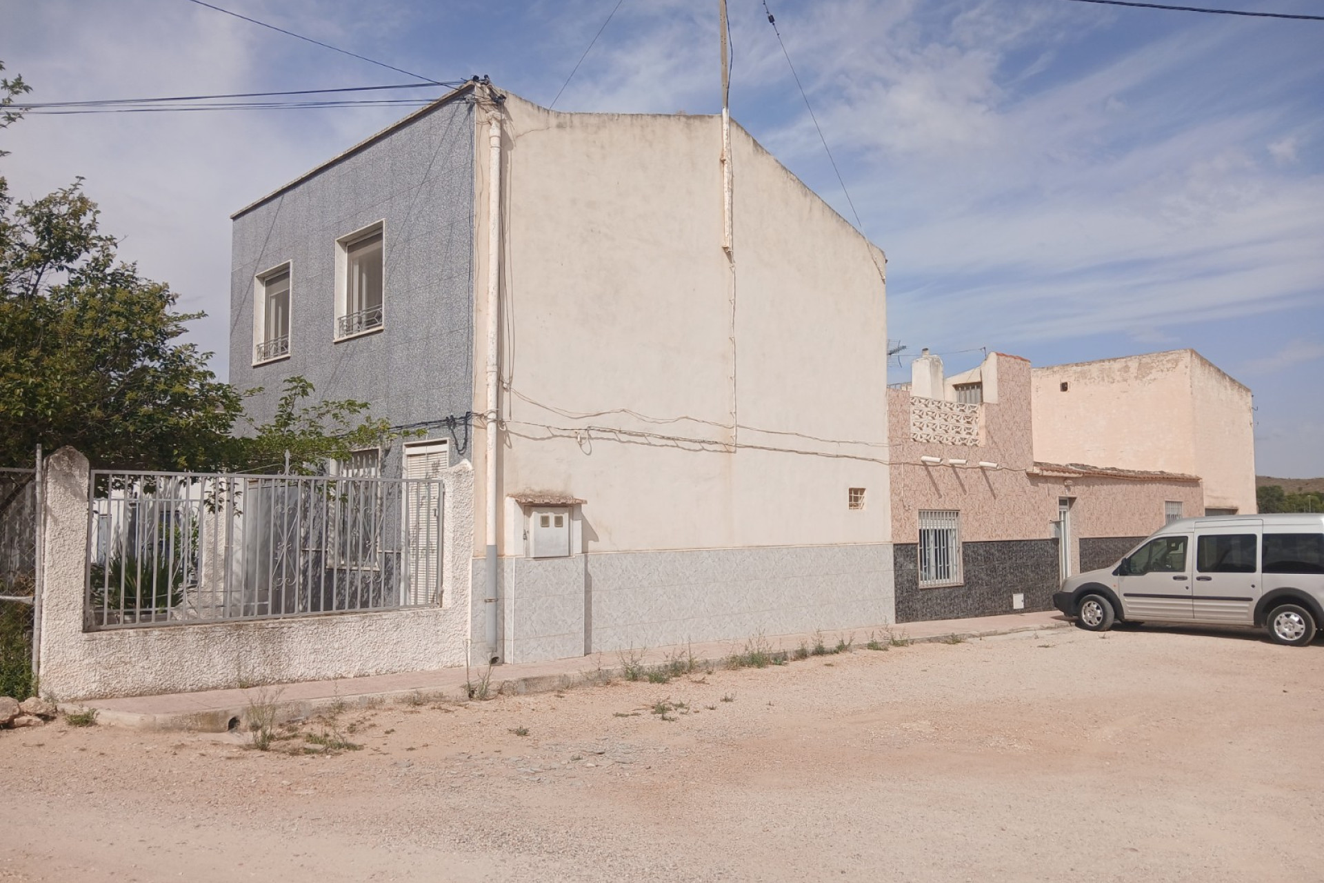 Resale - Townhouse -
Yecla