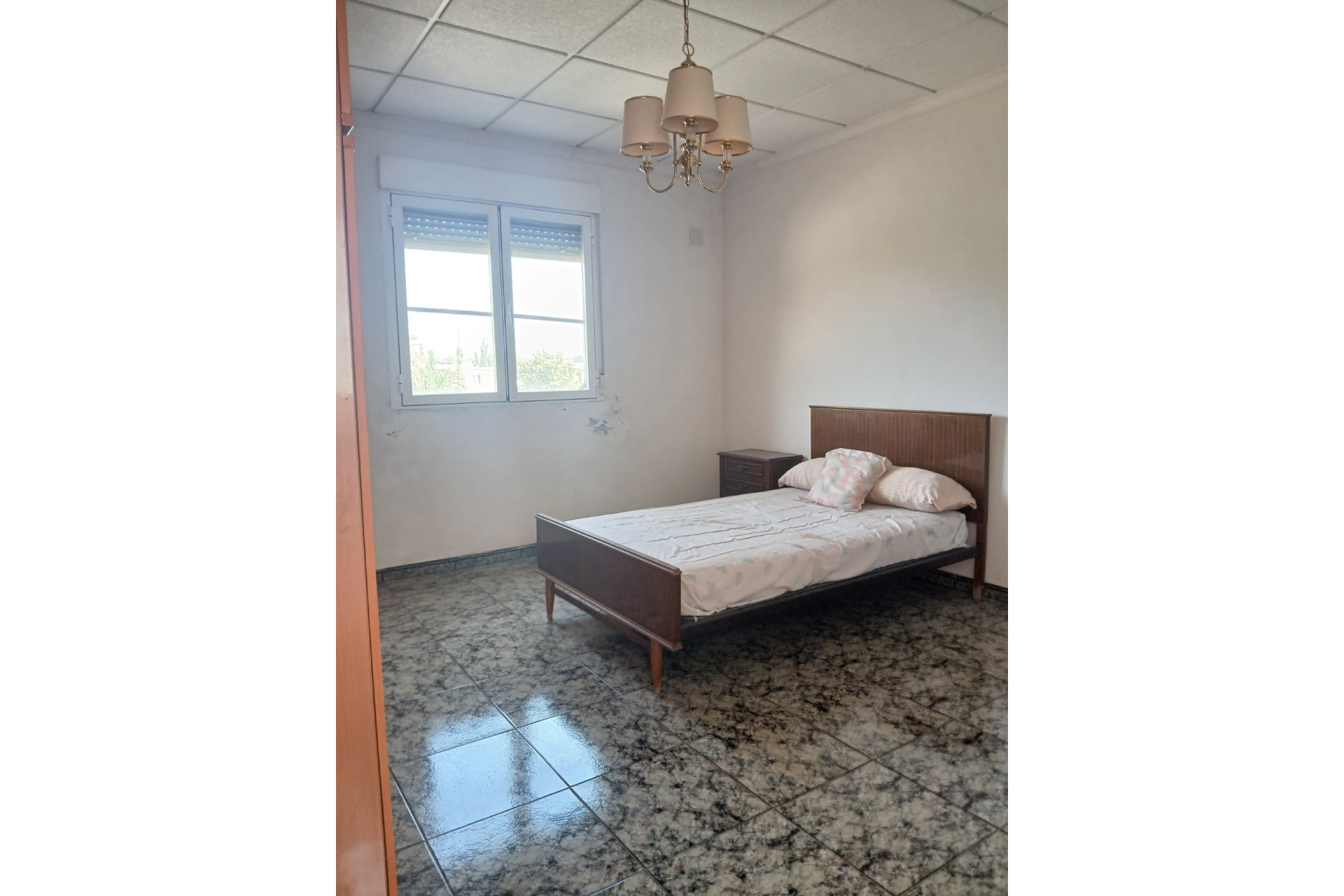 Resale - Townhouse -
Yecla