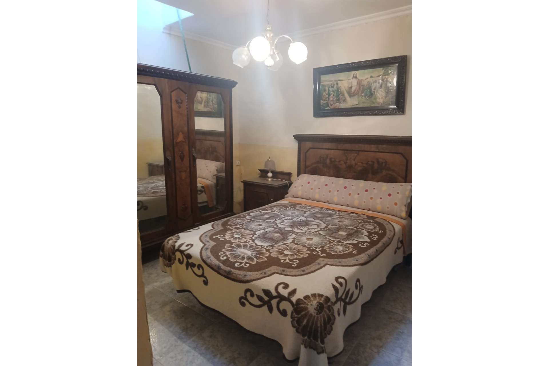 Resale - Townhouse -
Yecla