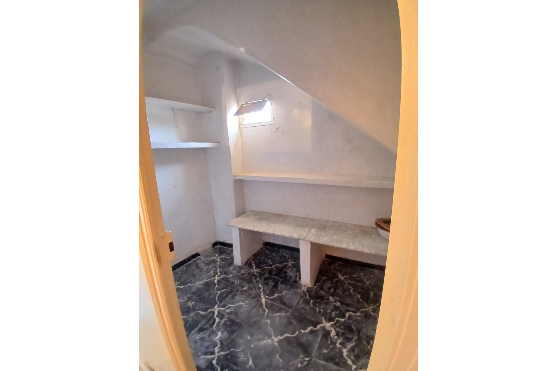 Resale - Townhouse -
Yecla