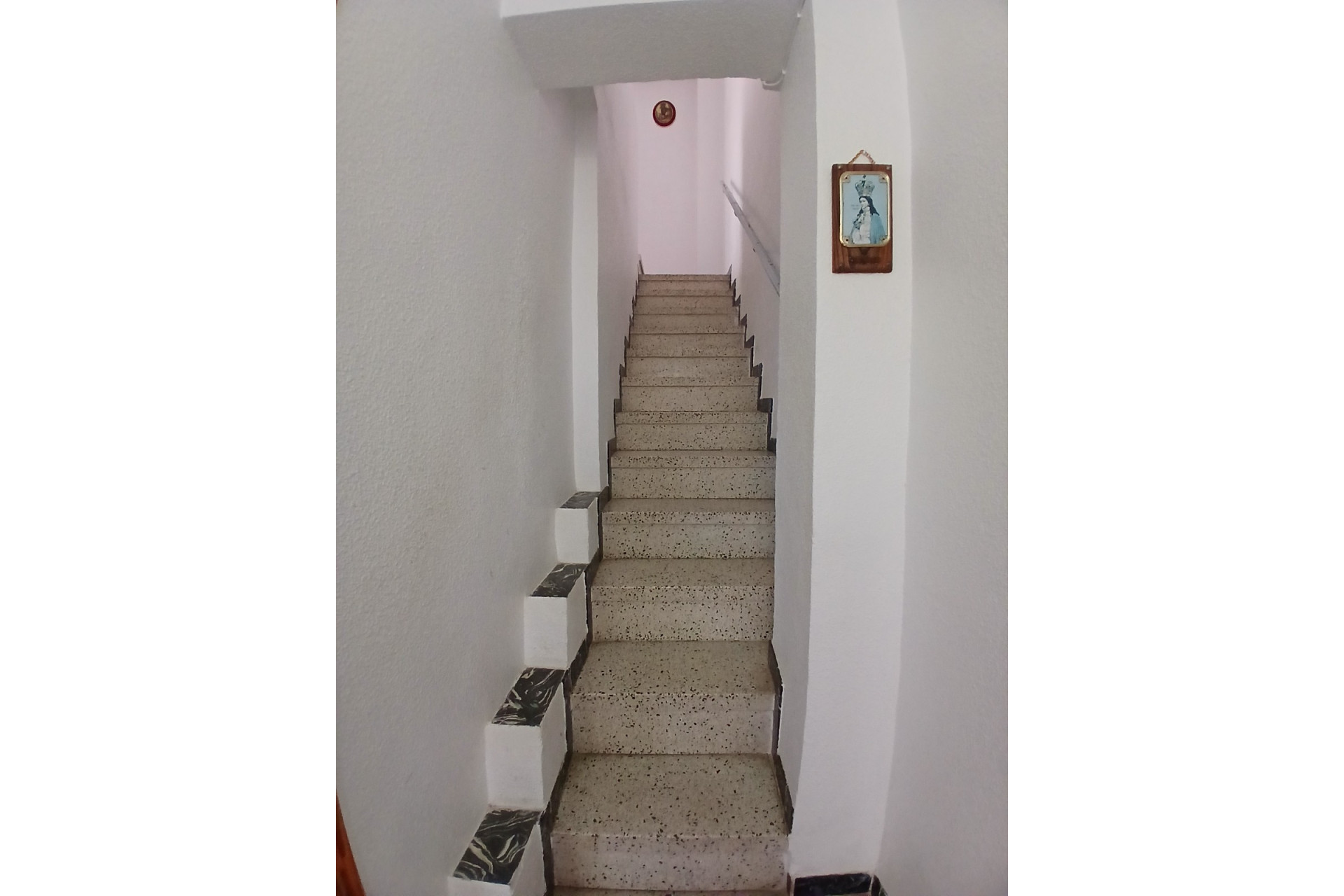 Resale - Townhouse -
Yecla