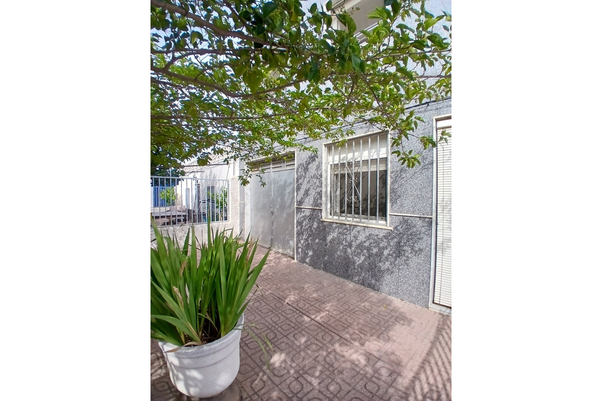 Resale - Townhouse -
Yecla