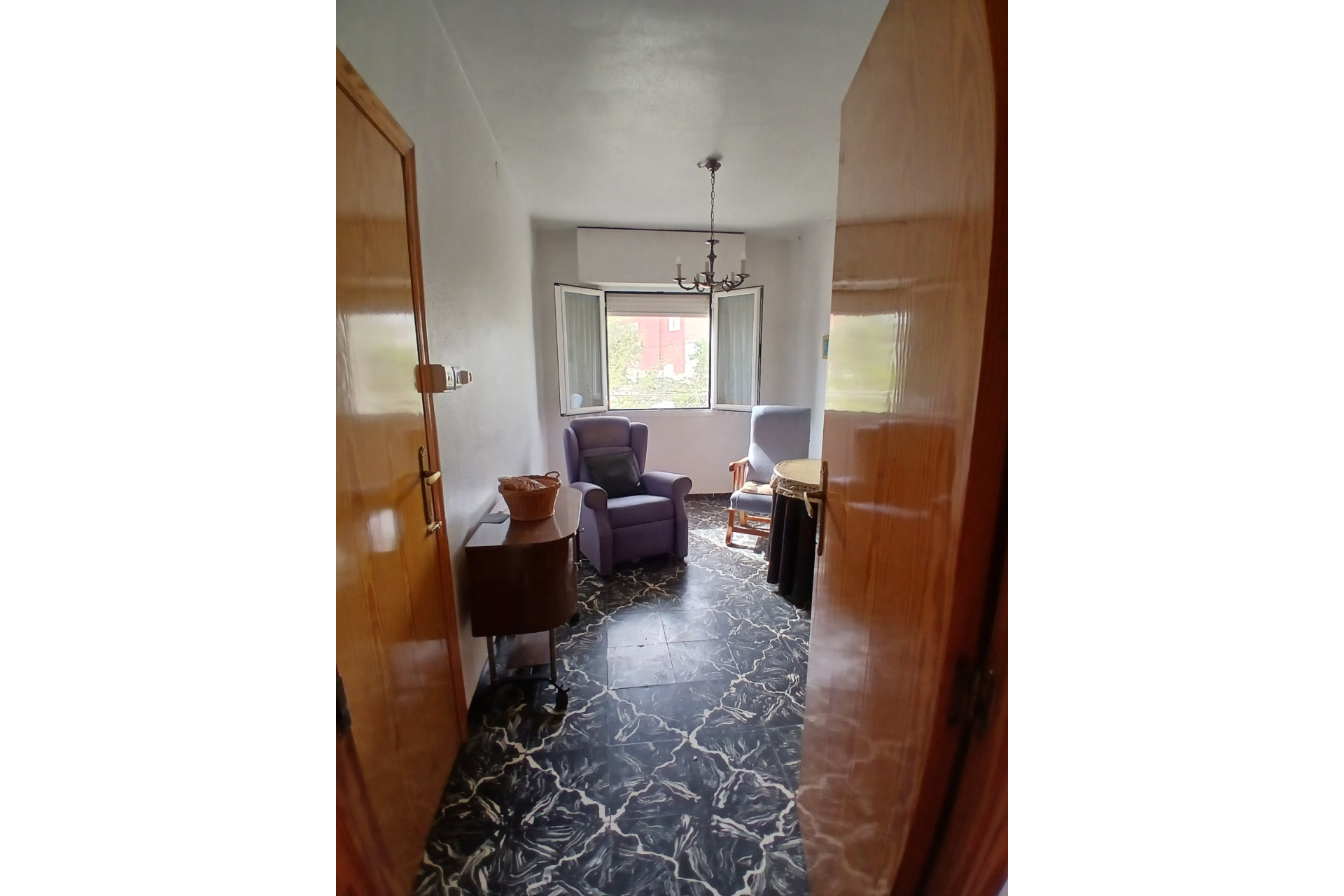 Resale - Townhouse -
Yecla