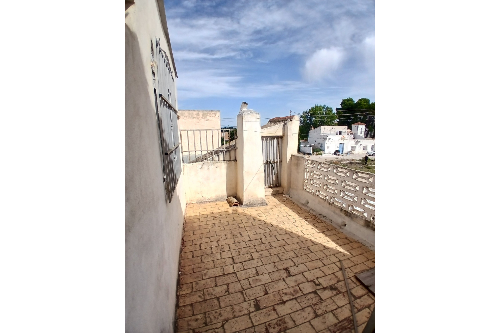 Resale - Townhouse -
Yecla