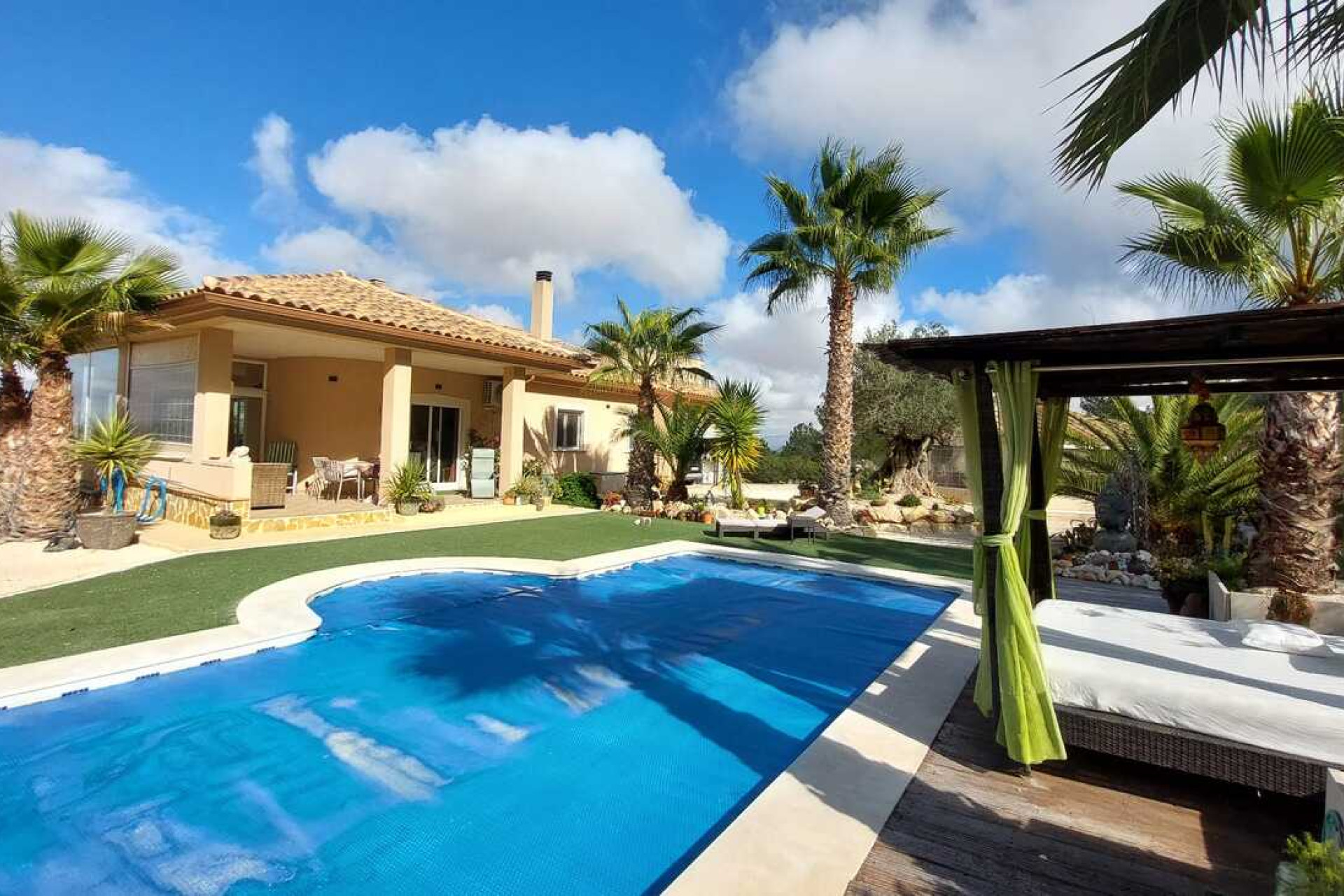 Resale - Villa -
Abanilla - La Zarza