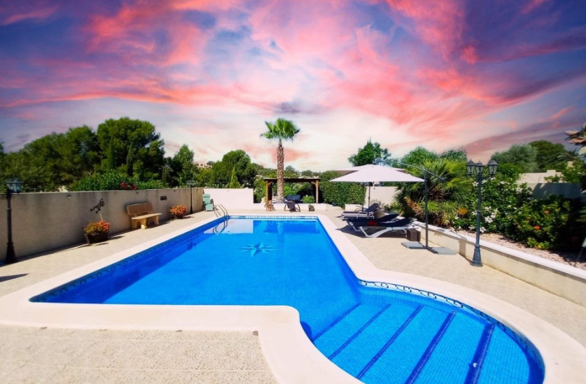 Resale - Villa -
Abanilla