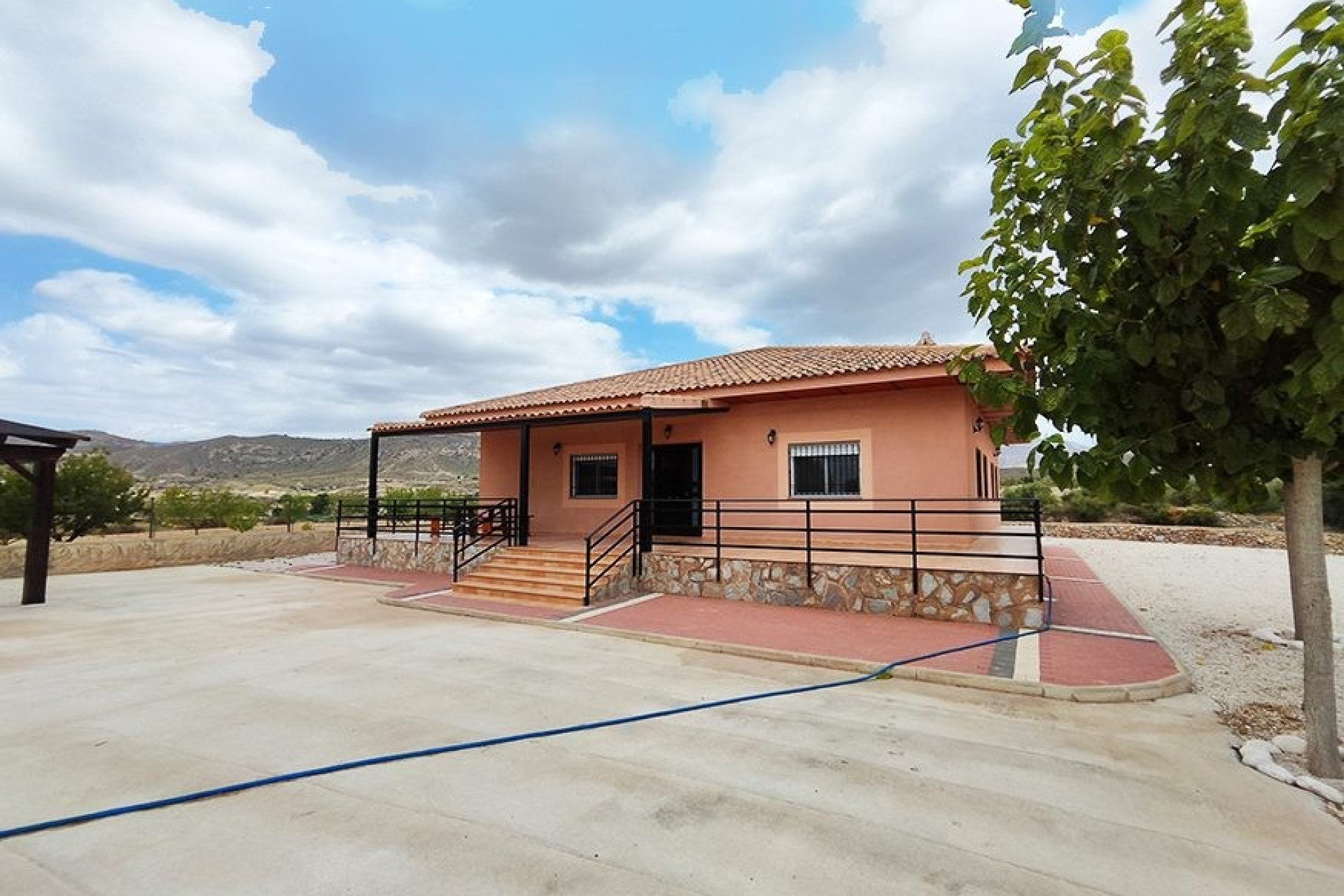 Resale - Villa -
Abanilla