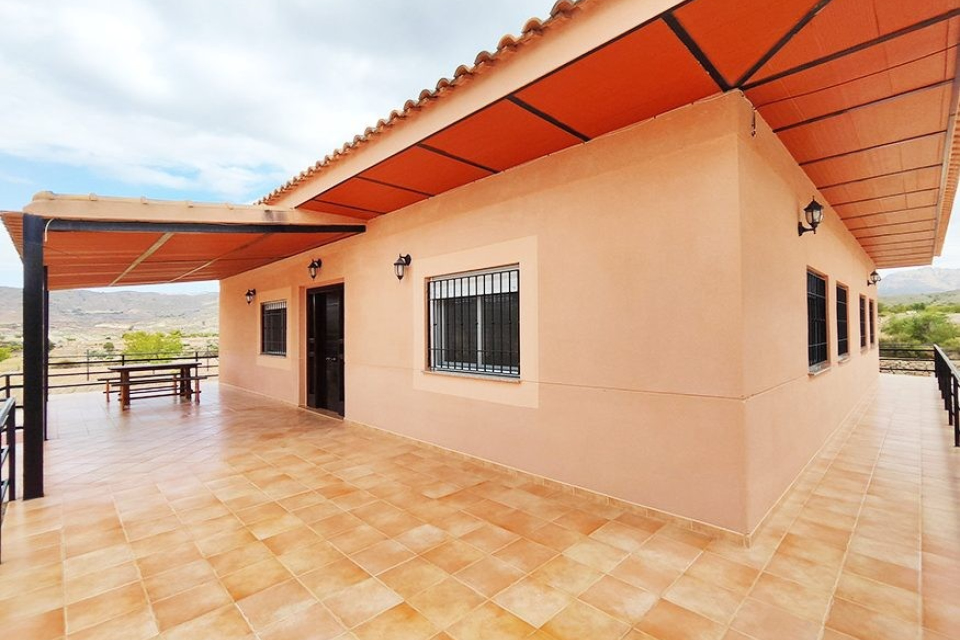 Resale - Villa -
Abanilla