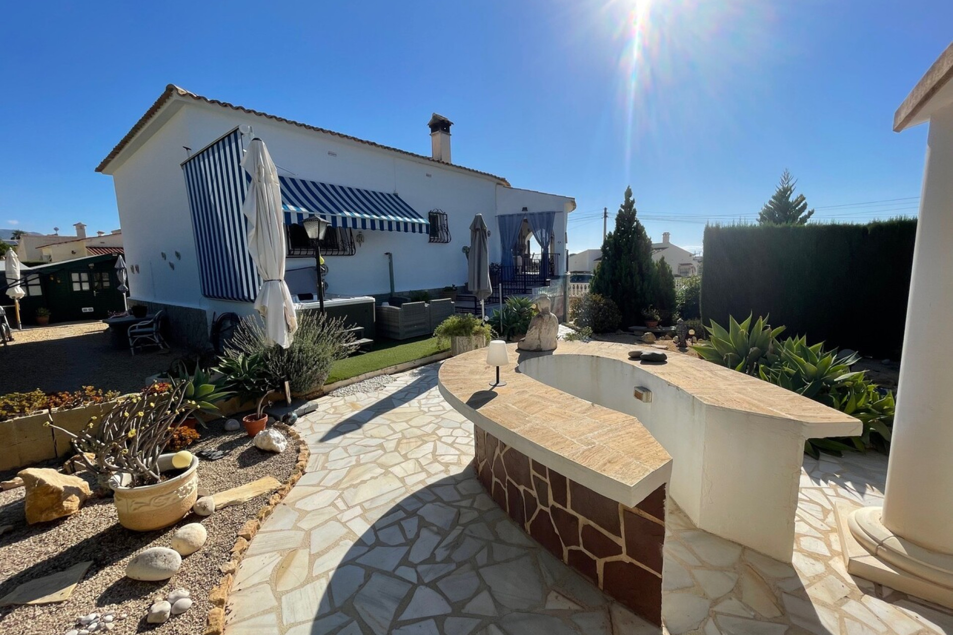 Resale - Villa -
Alfas del Pí - Costa Blanca