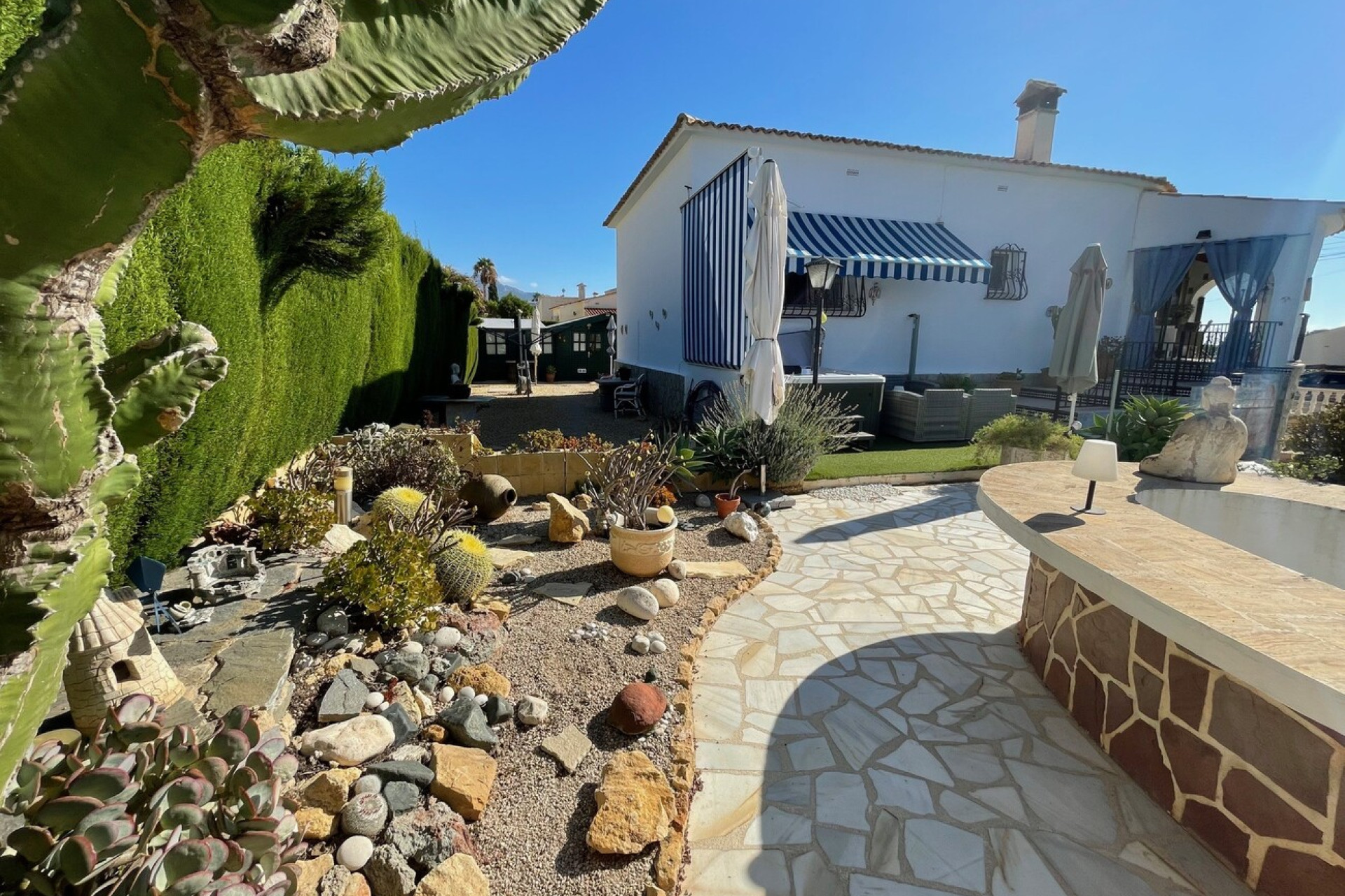 Resale - Villa -
Alfas del Pí - Costa Blanca