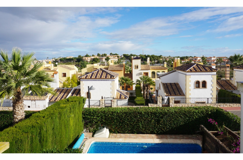 Resale - Villa -
Algorfa - La Finca Golf