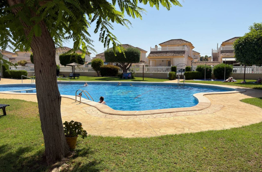 Resale - Villa -
Algorfa - Lo Crispin