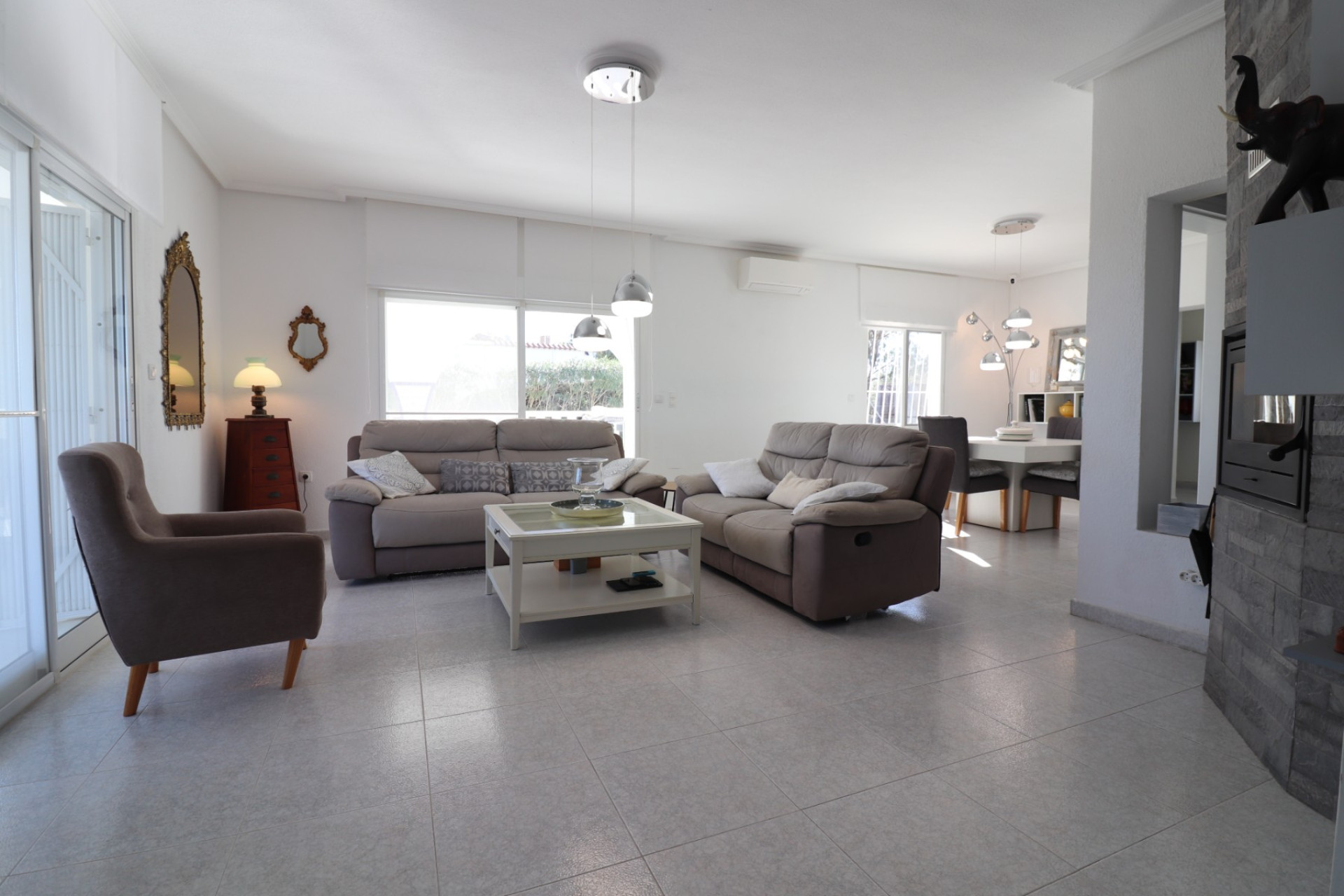 Resale - Villa -
Algorfa - Lomas de La Juliana