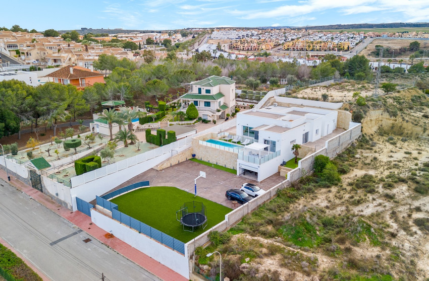 Resale - Villa -
Algorfa - Lomas De La Juliana