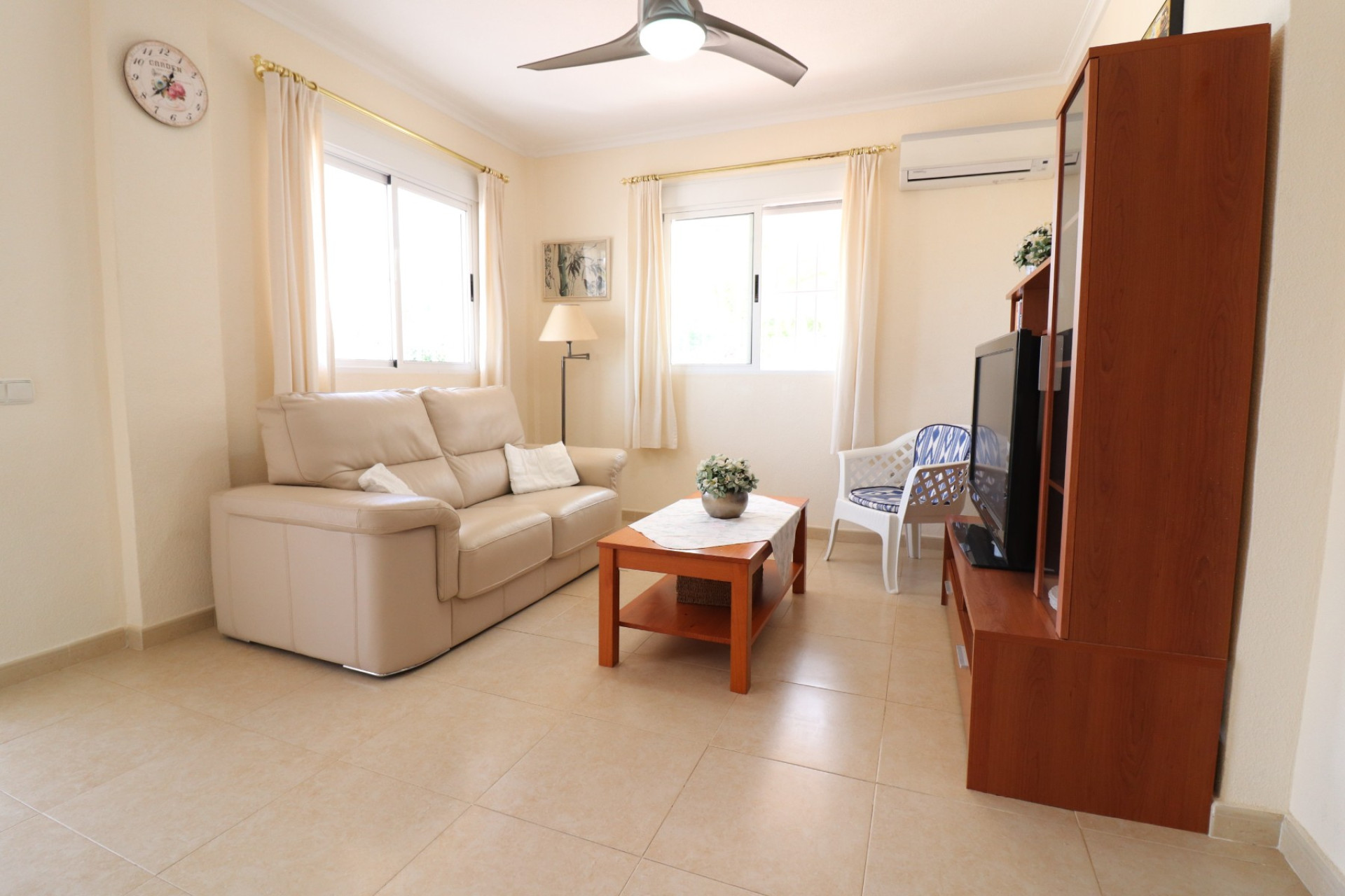 Resale - Villa -
Algorfa