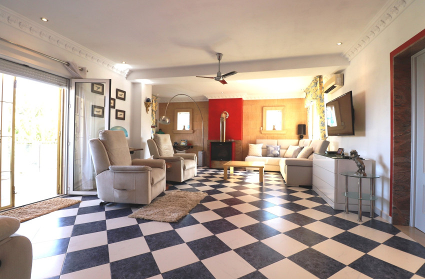 Resale - Villa -
Algorfa