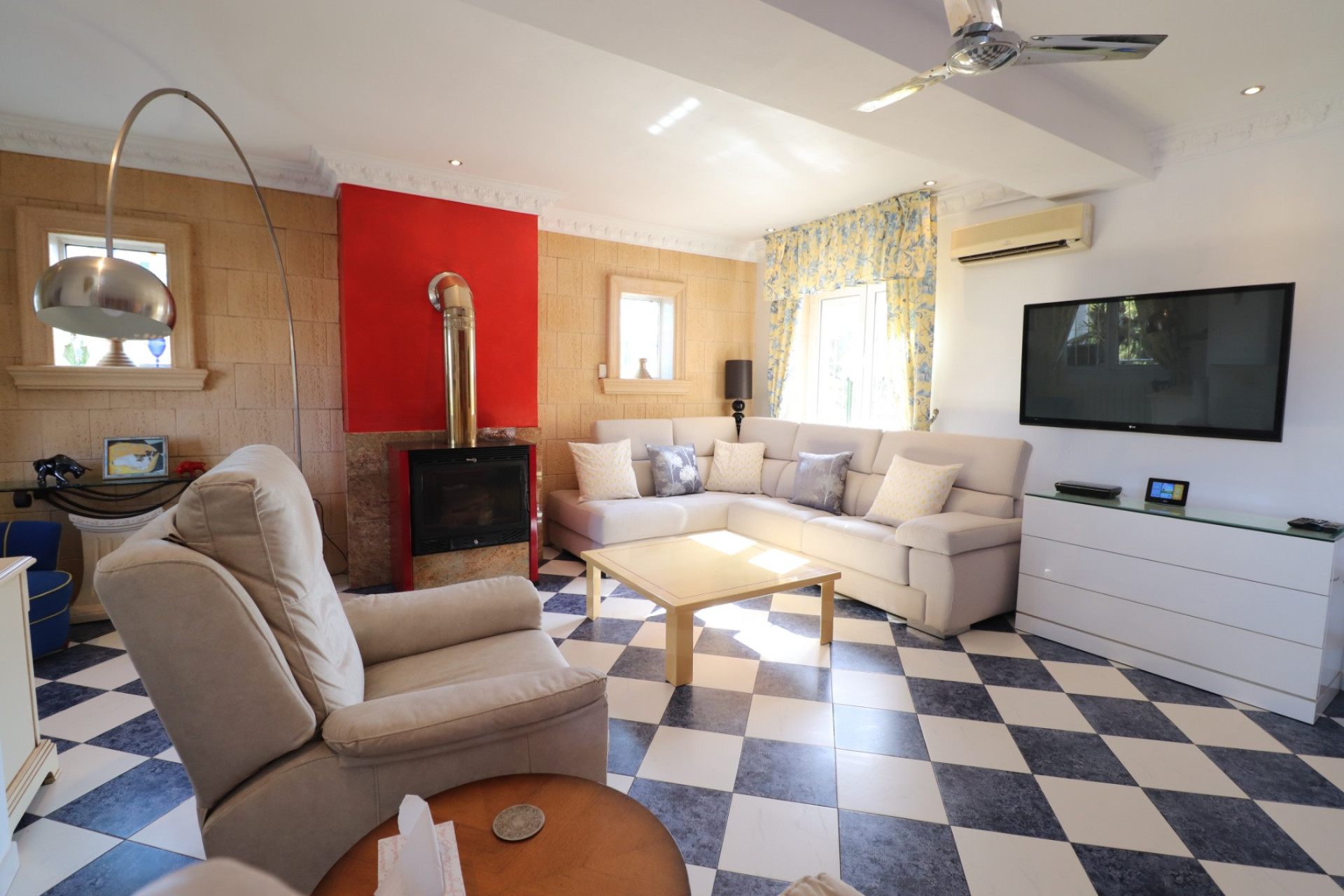 Resale - Villa -
Algorfa