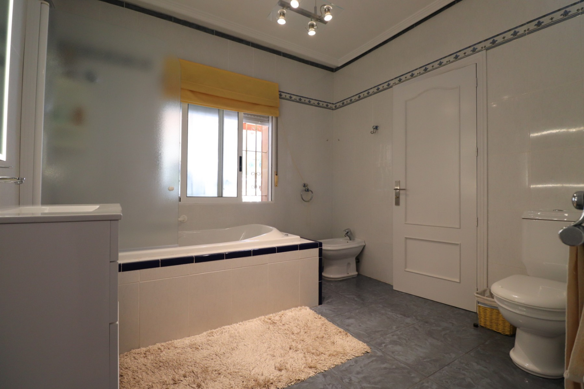 Resale - Villa -
Algorfa
