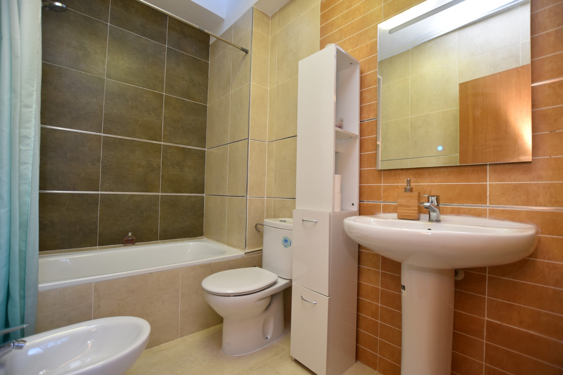 Resale - Villa -
Algorfa