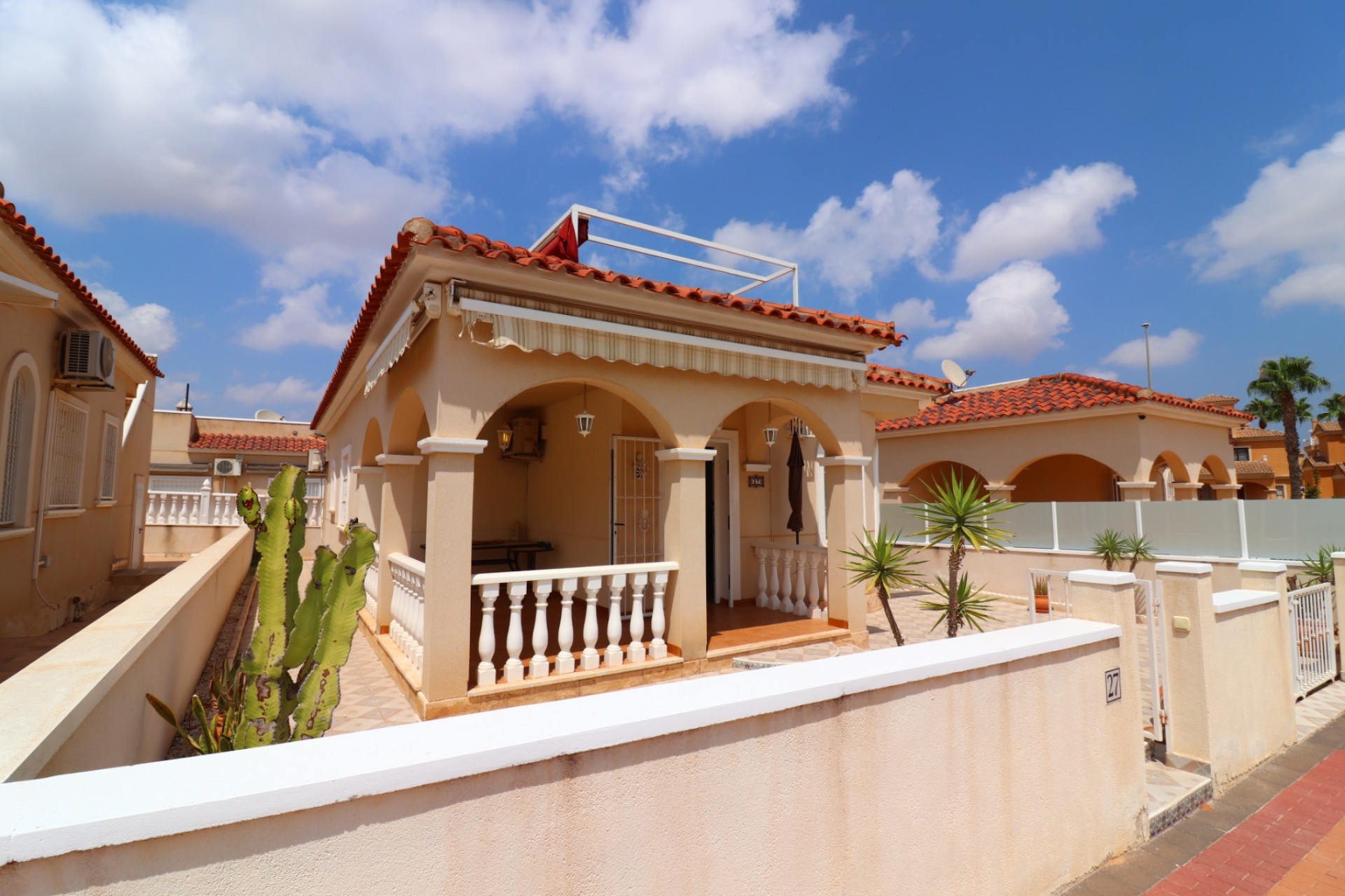 Resale - Villa -
Algorfa