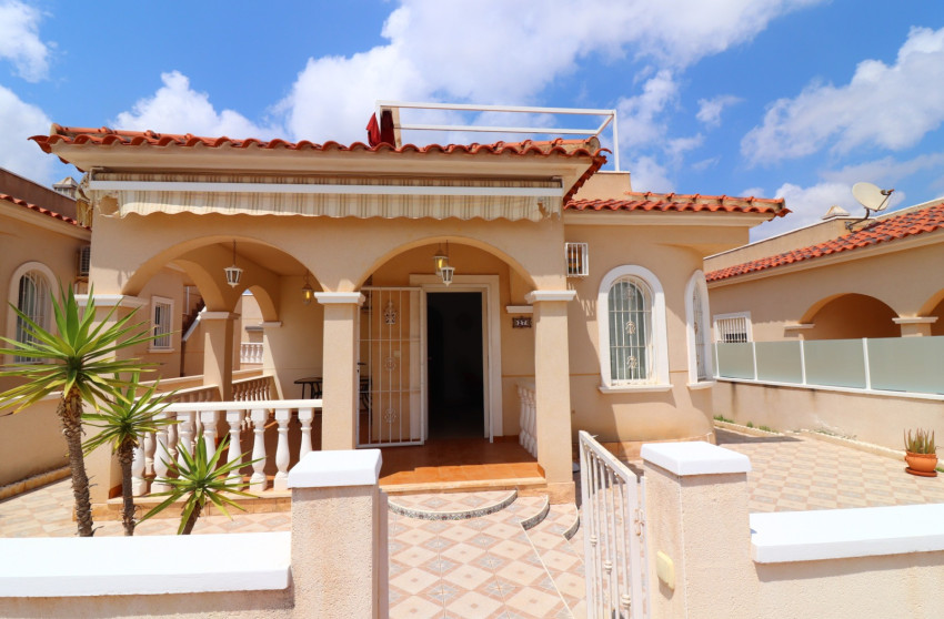 Resale - Villa -
Algorfa