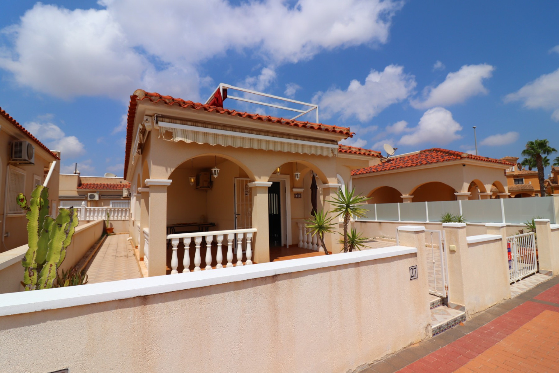 Resale - Villa -
Algorfa