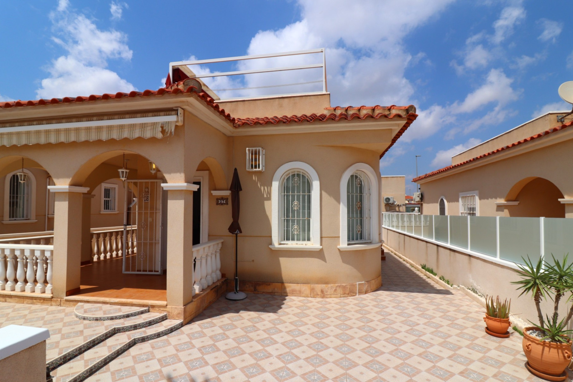 Resale - Villa -
Algorfa