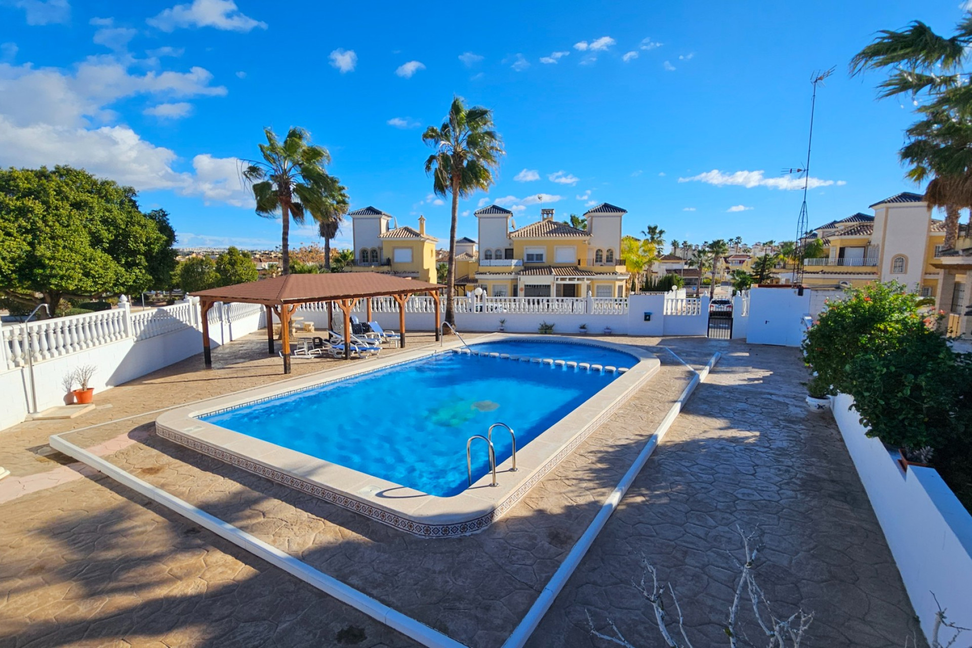 Resale - Villa -
Algorfa