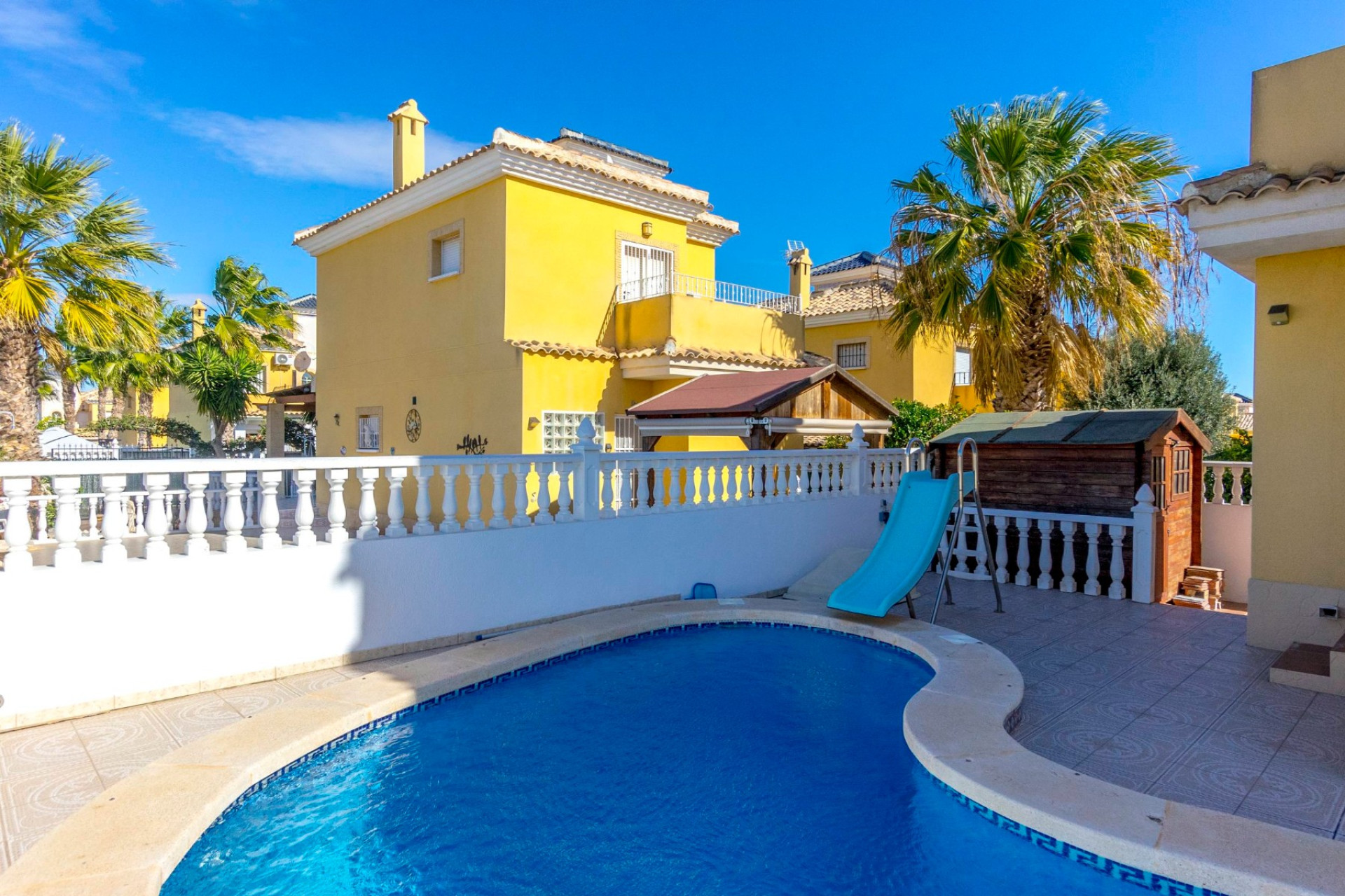 Resale - Villa -
Algorfa