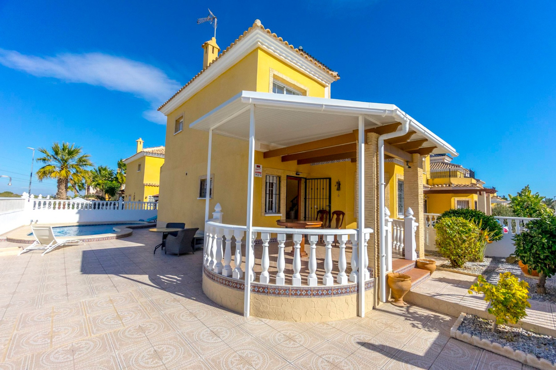 Resale - Villa -
Algorfa