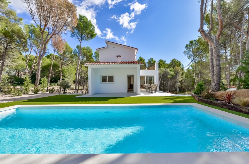 Resale - Villa -
Altea