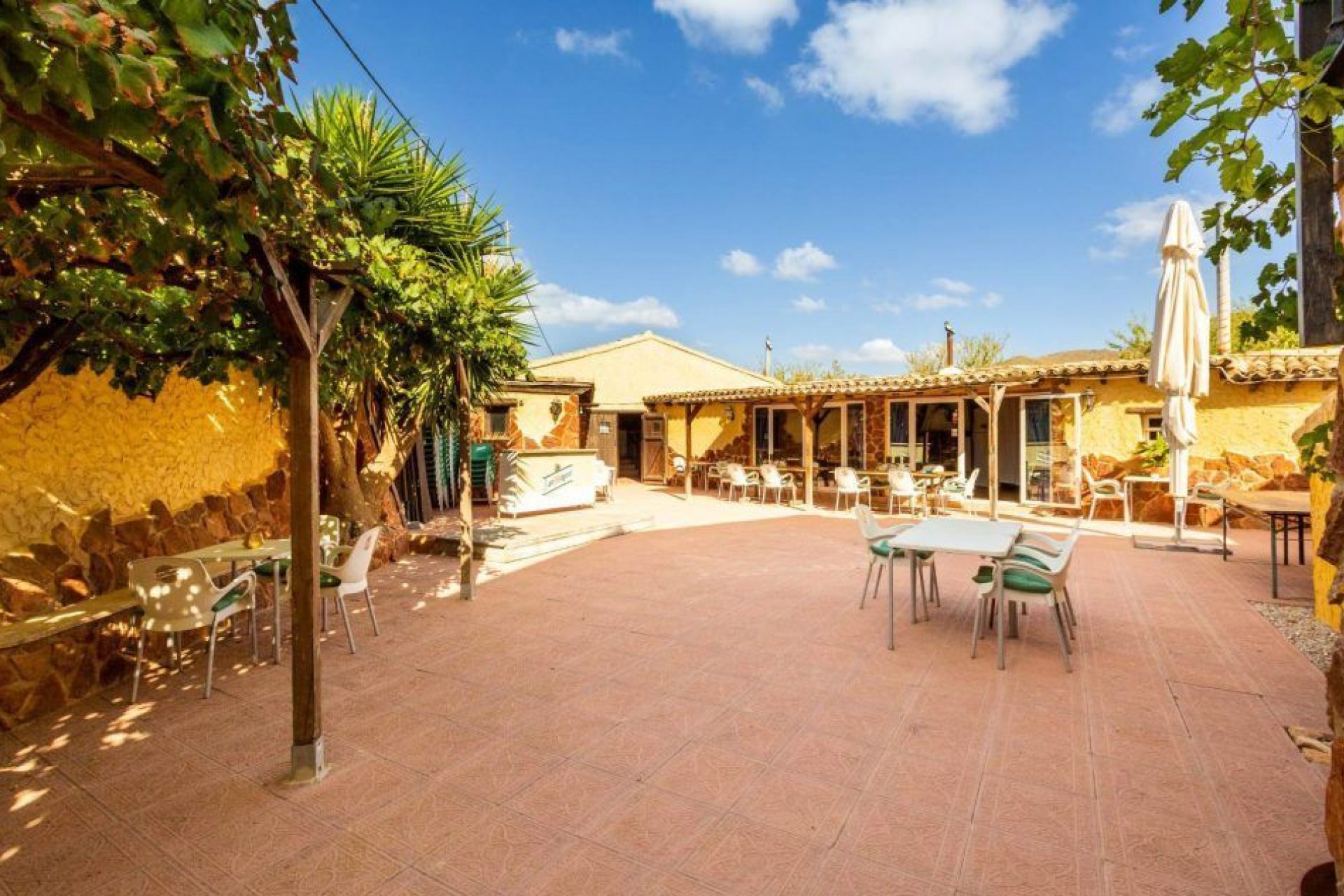 Resale - Villa -
BARBARROJA - Barbarroja