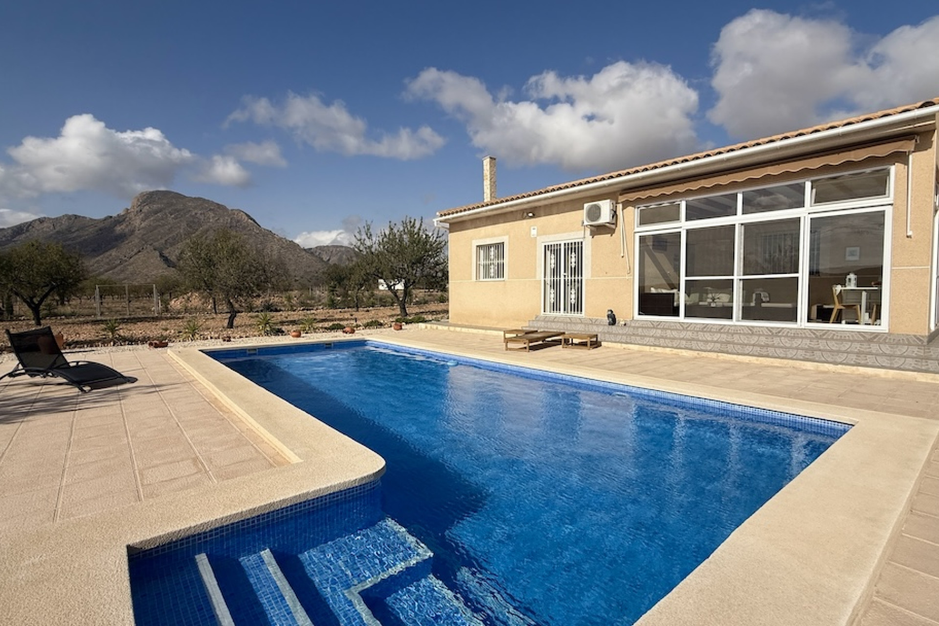 Resale - Villa -
BARBARROJA