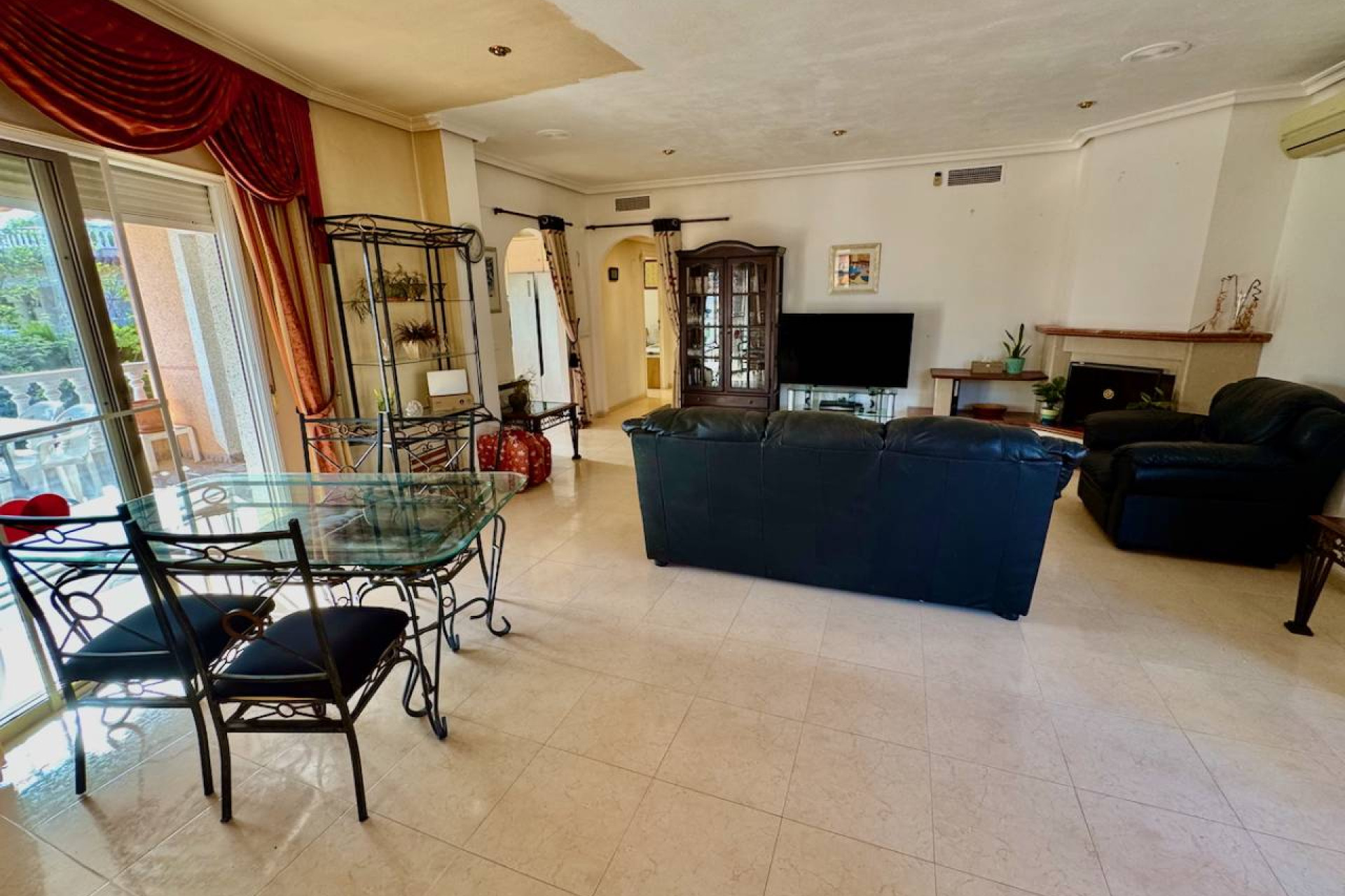 Resale - Villa -
Benferri