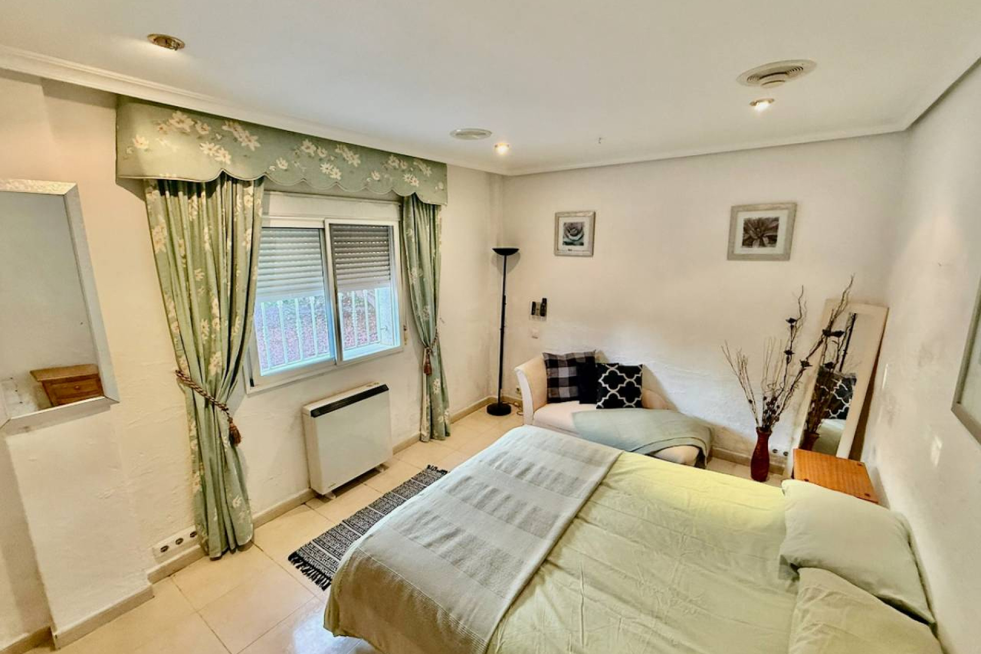 Resale - Villa -
Benferri